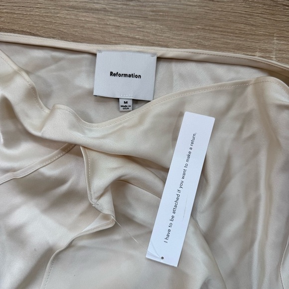 NWT Reformation Pike Satin Dress Mini Short Long Sleeve Almond Cream Medium - Picture 9 of 16